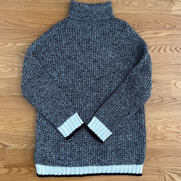 H&M Divided Long Turtleneck Sweater (M) - Picture 7 of 10